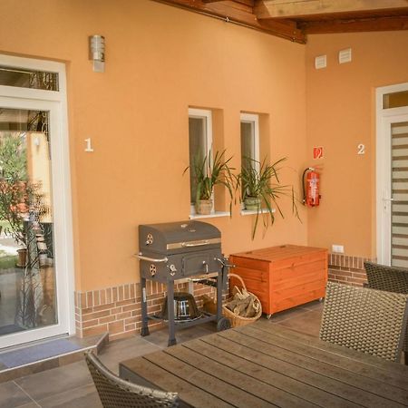 Oros House Apartmanhaz Orosháza Екстериор снимка