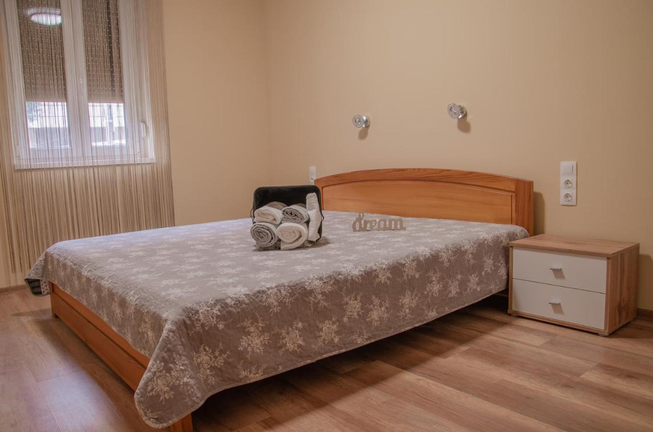 Oros House Apartmanhaz Orosháza Екстериор снимка