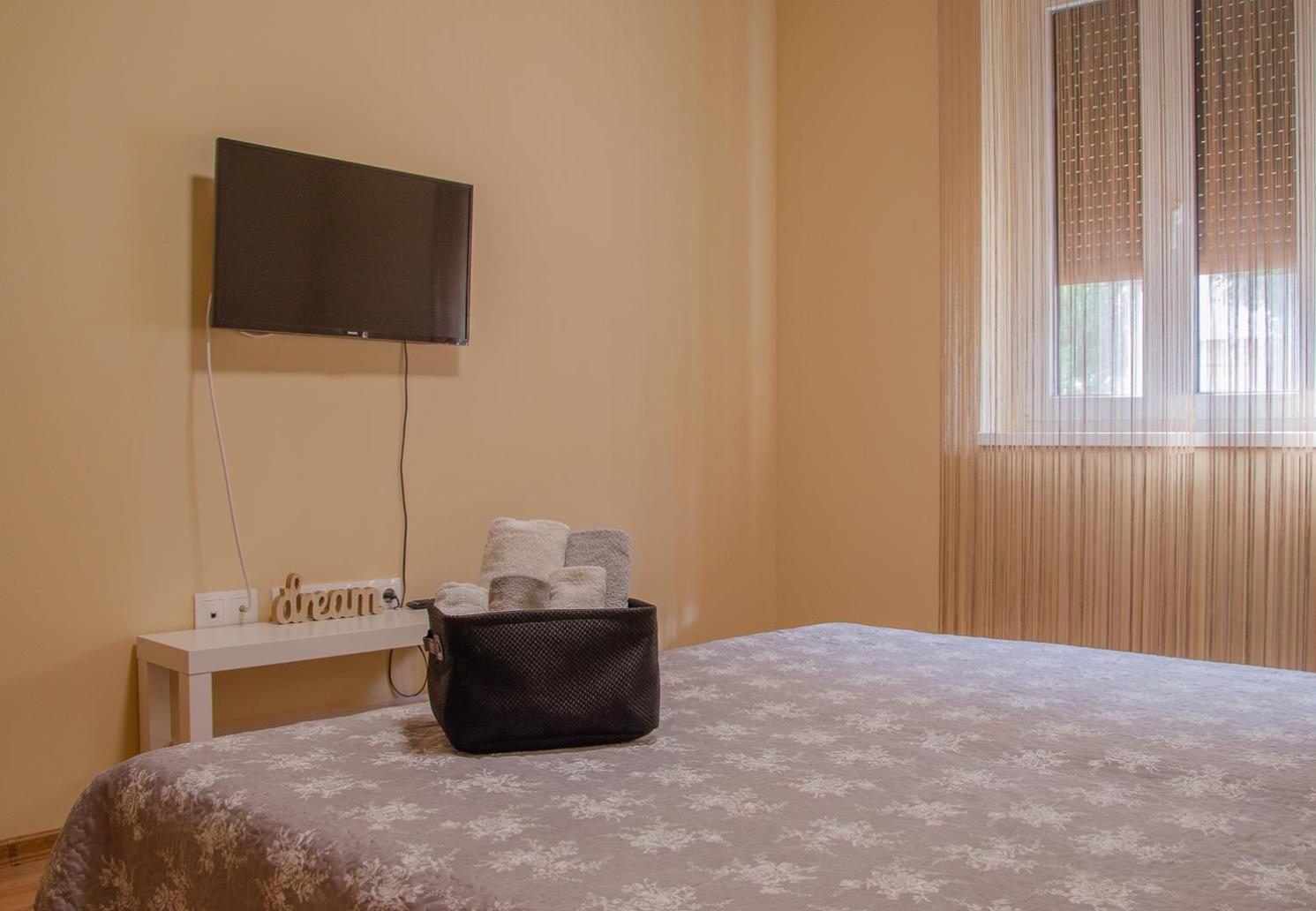 Oros House Apartmanhaz Orosháza Екстериор снимка
