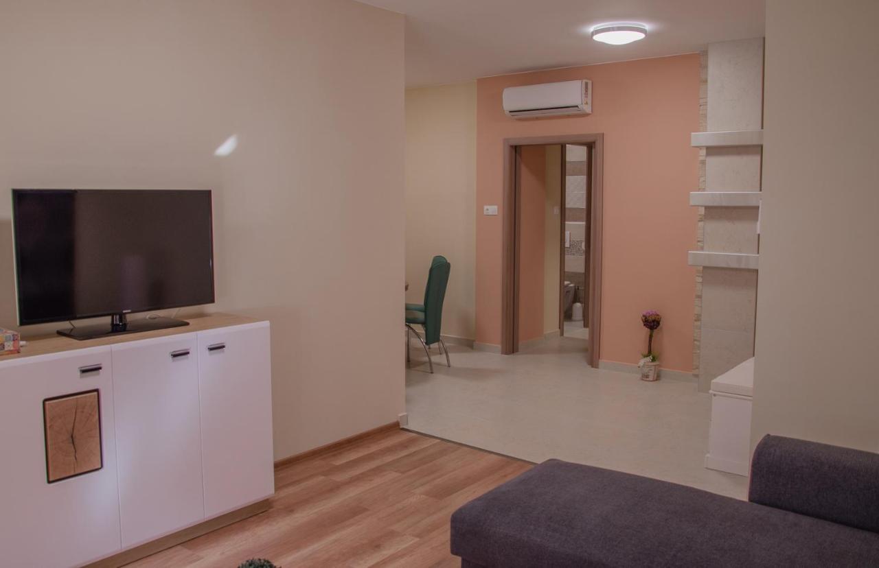 Oros House Apartmanhaz Orosháza Екстериор снимка