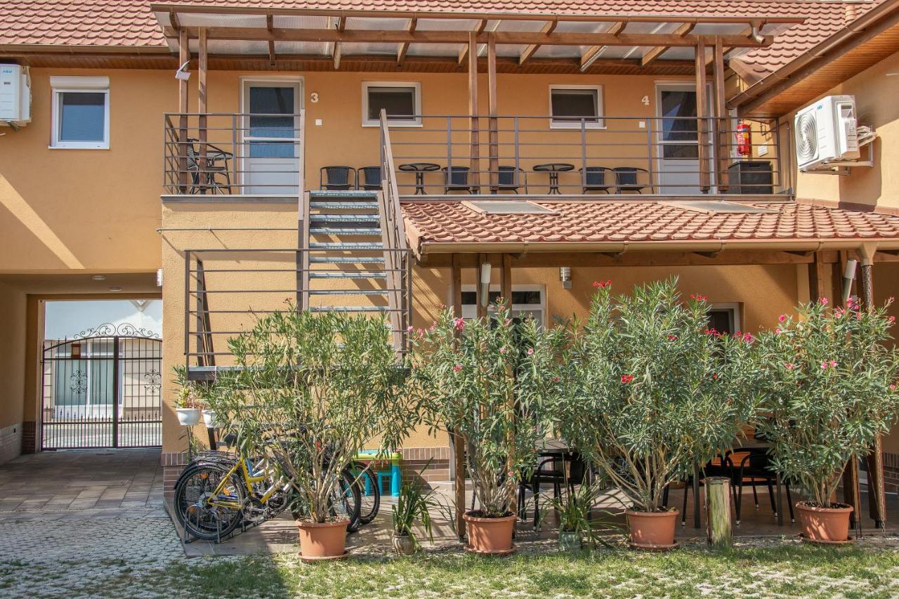 Oros House Apartmanhaz Orosháza Екстериор снимка