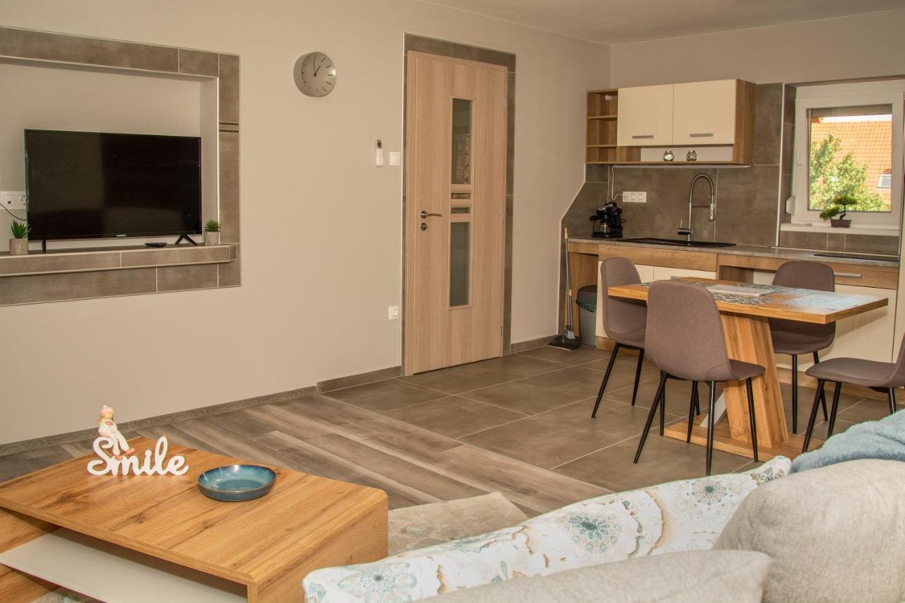 Oros House Apartmanhaz Orosháza Екстериор снимка
