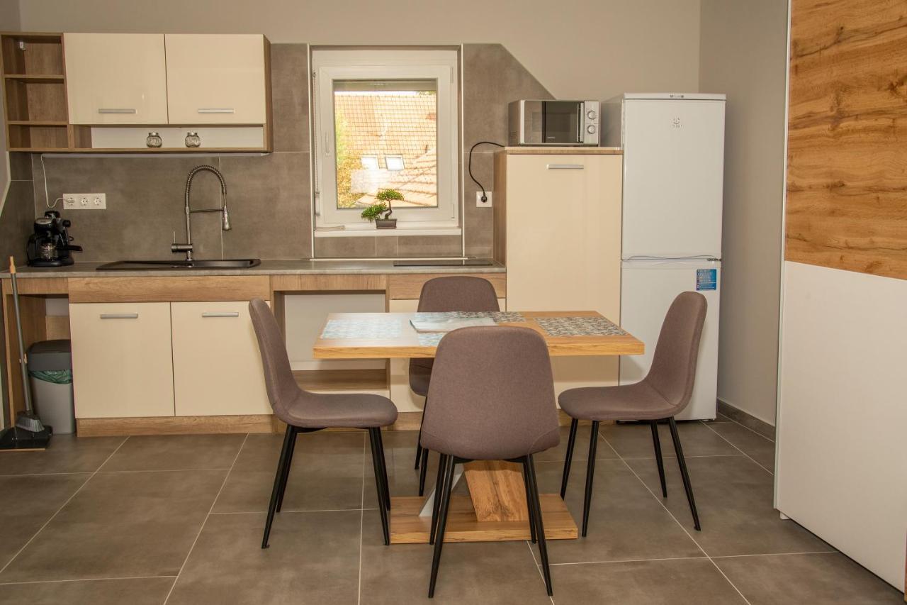 Oros House Apartmanhaz Orosháza Екстериор снимка