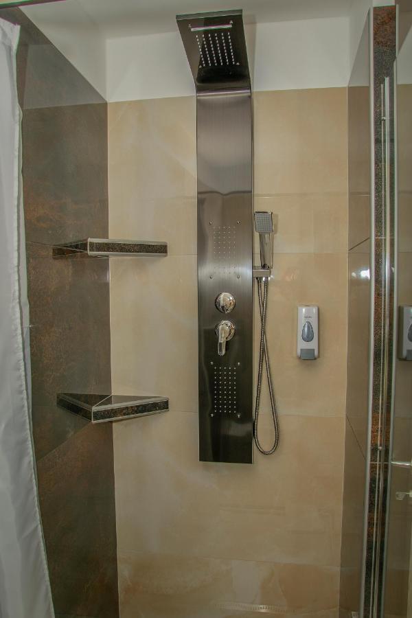 Oros House Apartmanhaz Orosháza Екстериор снимка