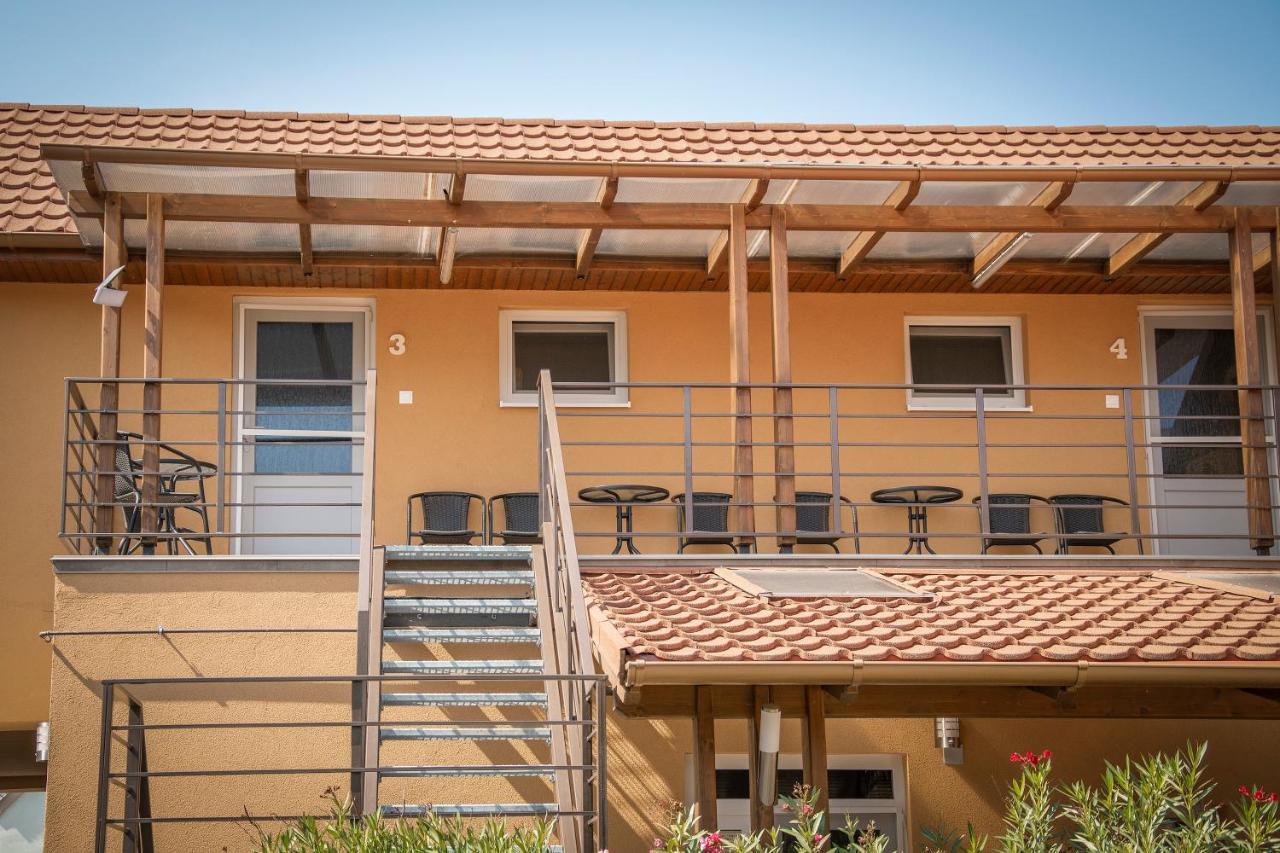 Oros House Apartmanhaz Orosháza Екстериор снимка